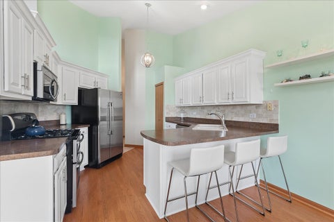 Tiny photo for 14011 Norwich Lane #304, Orland Park, IL 60467 (MLS # 12740424)