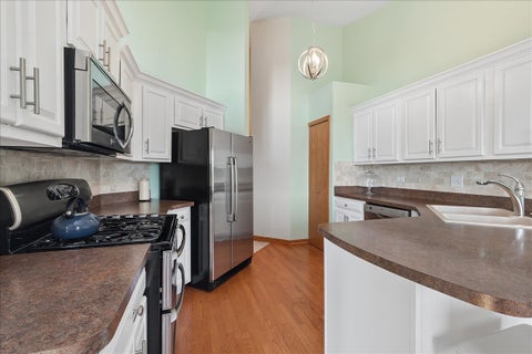 Tiny photo for 14011 Norwich Lane #304, Orland Park, IL 60467 (MLS # 12740424)