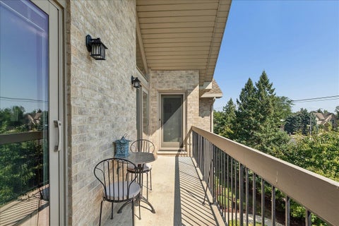 Tiny photo for 14011 Norwich Lane #304, Orland Park, IL 60467 (MLS # 12740424)