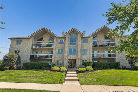 Tiny photo for 14011 Norwich Lane #304, Orland Park, IL 60467 (MLS # 12740424)