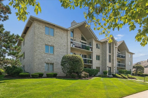Tiny photo for 14011 Norwich Lane #304, Orland Park, IL 60467 (MLS # 12740424)