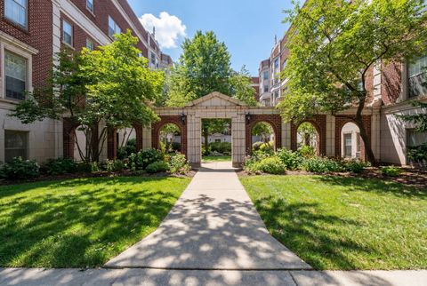 Tiny photo for 488 Sheridan Road #2, Evanston, IL 60202 (MLS # 12602522)