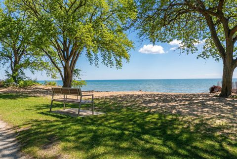 Tiny photo for 488 Sheridan Road #2, Evanston, IL 60202 (MLS # 12602522)