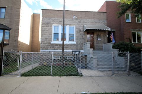 Photo of 2445 W Erie Street, Chicago, IL 60612 (MLS # 12492380)