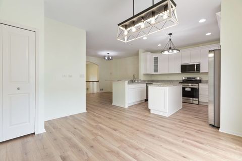 Tiny photo for 563 Grosvenor Lane, Aurora, IL 60504 (MLS # 12485788)