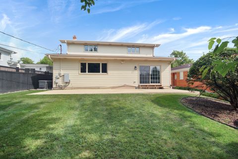 Tiny photo for 956 S Cedar Avenue S, Elmhurst, IL 60126 (MLS # 12481237)