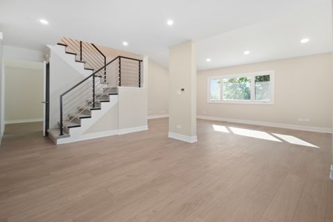 Tiny photo for 956 S Cedar Avenue S, Elmhurst, IL 60126 (MLS # 12481237)