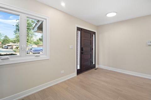 Tiny photo for 956 S Cedar Avenue S, Elmhurst, IL 60126 (MLS # 12481237)