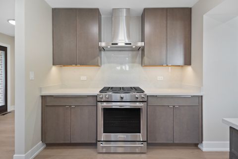 Tiny photo for 956 S Cedar Avenue S, Elmhurst, IL 60126 (MLS # 12481237)