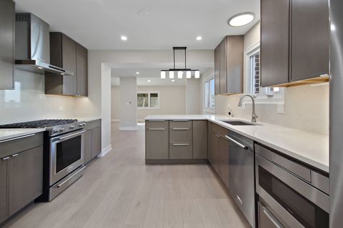 Tiny photo for 956 S Cedar Avenue S, Elmhurst, IL 60126 (MLS # 12481237)
