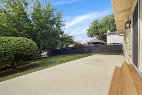 Tiny photo for 956 S Cedar Avenue S, Elmhurst, IL 60126 (MLS # 12481237)