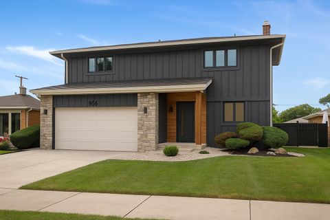 Tiny photo for 956 S Cedar Avenue S, Elmhurst, IL 60126 (MLS # 12481237)