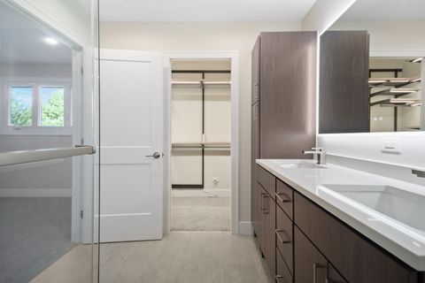 Tiny photo for 956 S Cedar Avenue S, Elmhurst, IL 60126 (MLS # 12481237)