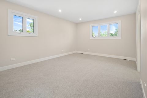 Tiny photo for 956 S Cedar Avenue S, Elmhurst, IL 60126 (MLS # 12481237)