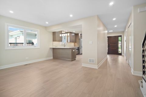 Tiny photo for 956 S Cedar Avenue S, Elmhurst, IL 60126 (MLS # 12481237)