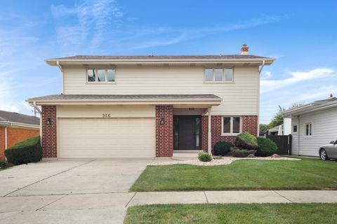 Tiny photo for 956 S Cedar Avenue S, Elmhurst, IL 60126 (MLS # 12481237)