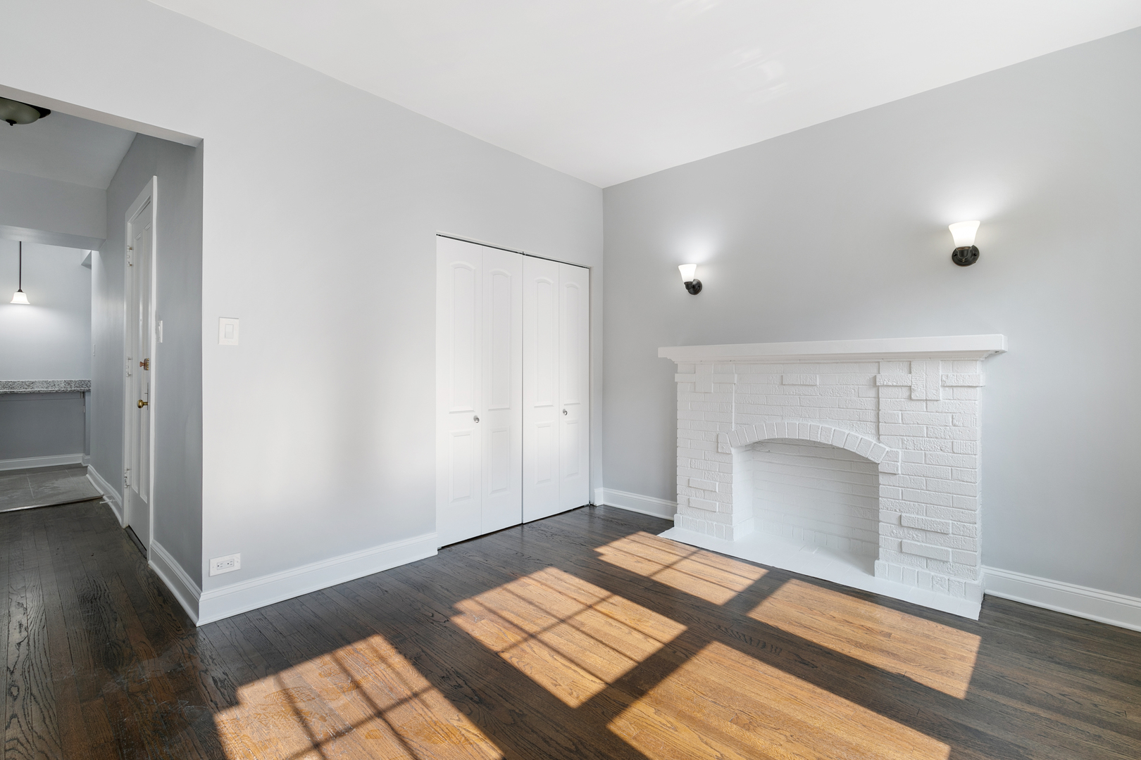 1110 W Glenlake Avenue 1