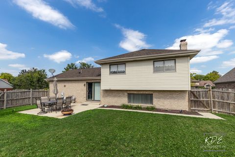 Tiny photo for 701 Bishops Drive, New Lenox, IL 60451 (MLS # 12535195)