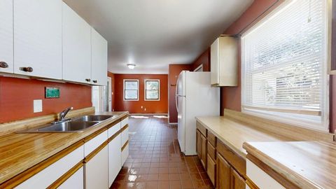 Tiny photo for 1007 E Michigan Avenue, Urbana, IL 61801 (MLS # 12139875)