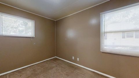 Tiny photo for 1007 E Michigan Avenue, Urbana, IL 61801 (MLS # 12139875)