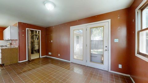 Tiny photo for 1007 E Michigan Avenue, Urbana, IL 61801 (MLS # 12139875)