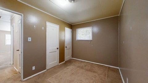 Tiny photo for 1007 E Michigan Avenue, Urbana, IL 61801 (MLS # 12139875)