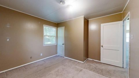 Tiny photo for 1007 E Michigan Avenue, Urbana, IL 61801 (MLS # 12139875)