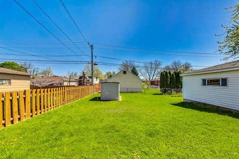 Tiny photo for 509 N Willow Road, Elmhurst, IL 60126 (MLS # 12738066)