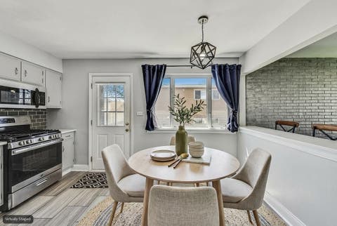 Tiny photo for 509 N Willow Road, Elmhurst, IL 60126 (MLS # 12738066)