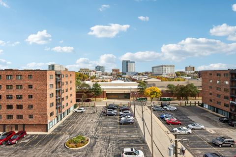 Tiny photo for 435 William Street #607, River Forest, IL 60305 (MLS # 12498455)