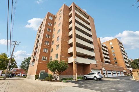 Tiny photo for 435 William Street #607, River Forest, IL 60305 (MLS # 12498455)