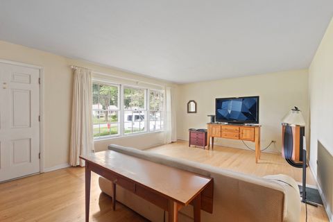 Tiny photo for 129 Monument Avenue, Barrington, IL 60010 (MLS # 12492569)