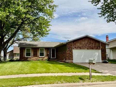Photo of 608 Greenridge Drive, Sterling, IL 61081 (MLS # 12641970)