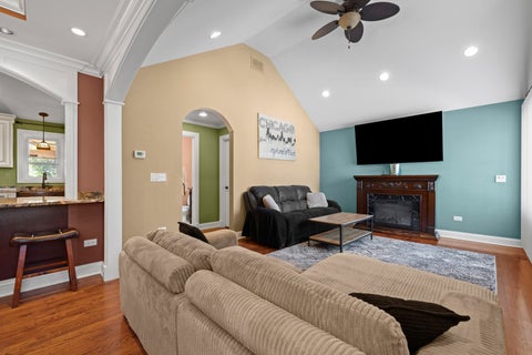 Tiny photo for 6901 W 115th Place, Worth, IL 60482 (MLS # 12774041)