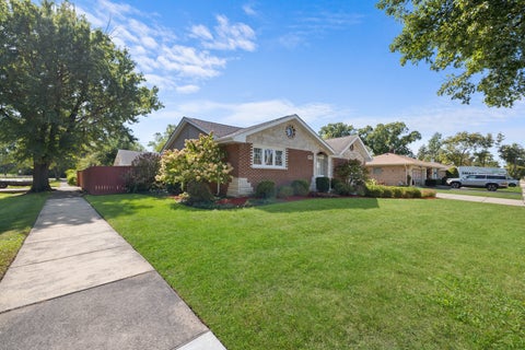 Tiny photo for 6901 W 115th Place, Worth, IL 60482 (MLS # 12774041)