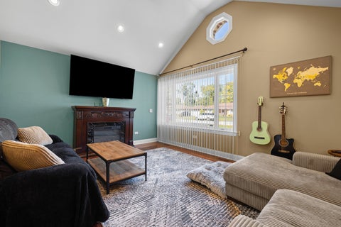 Tiny photo for 6901 W 115th Place, Worth, IL 60482 (MLS # 12774041)