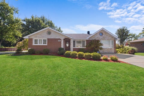Photo of 6901 W 115th Place, Worth, IL 60482 (MLS # 12774041)