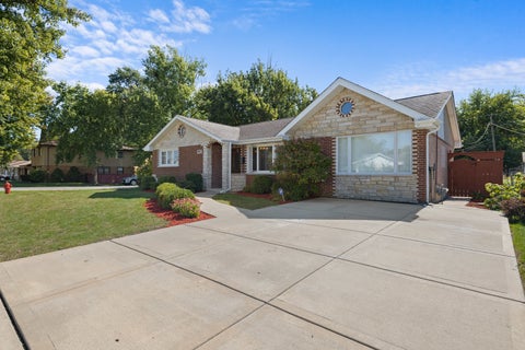 Tiny photo for 6901 W 115th Place, Worth, IL 60482 (MLS # 12774041)