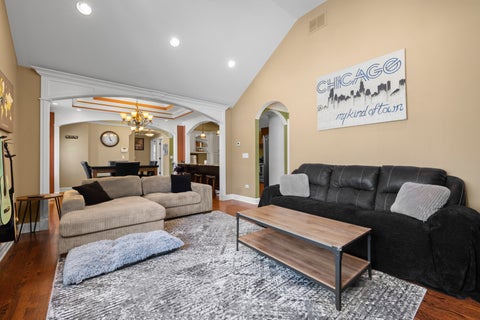Tiny photo for 6901 W 115th Place, Worth, IL 60482 (MLS # 12774041)