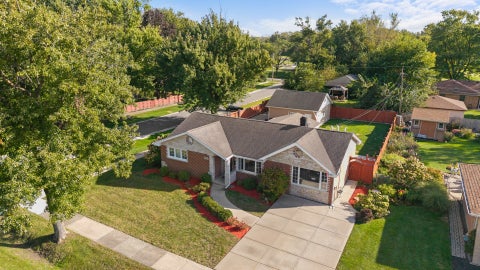 Tiny photo for 6901 W 115th Place, Worth, IL 60482 (MLS # 12774041)