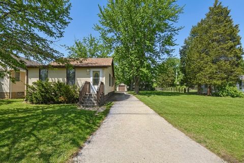 Photo of 303 Bruce Road, Lockport, IL 60441 (MLS # 12600147)