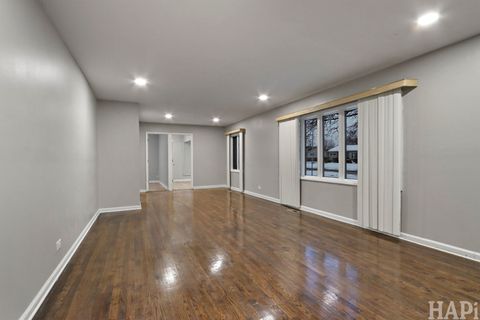 Tiny photo for 75 Carthage Lane, Hoffman Estates, IL 60169 (MLS # 12531884)