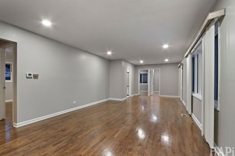 Tiny photo for 75 Carthage Lane, Hoffman Estates, IL 60169 (MLS # 12531884)