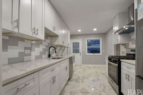 Tiny photo for 75 Carthage Lane, Hoffman Estates, IL 60169 (MLS # 12531884)