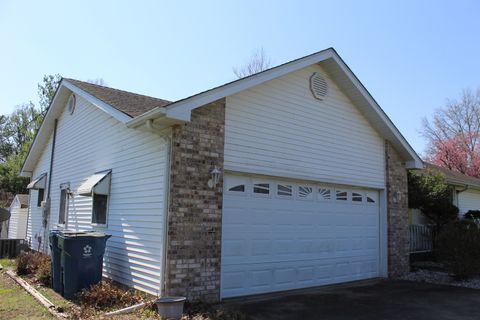 Tiny photo for 3107 Apricot Avenue, Mt Vernon, IL 62864 (MLS # 12606023)