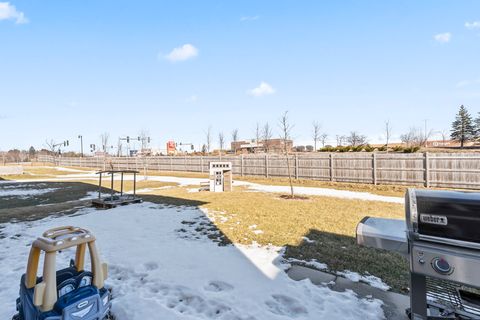 Tiny photo for 3211 Semple Way, Mundelein, IL 60060 (MLS # 12564280)