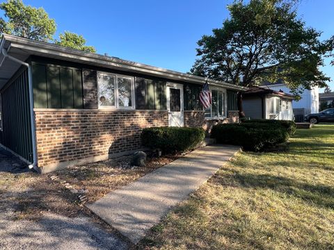 Tiny photo for 337 Oak Avenue, Wood Dale, IL 60191 (MLS # 12488377)