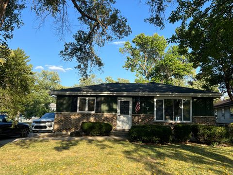 Photo of 337 Oak Avenue, Wood Dale, IL 60191 (MLS # 12488377)
