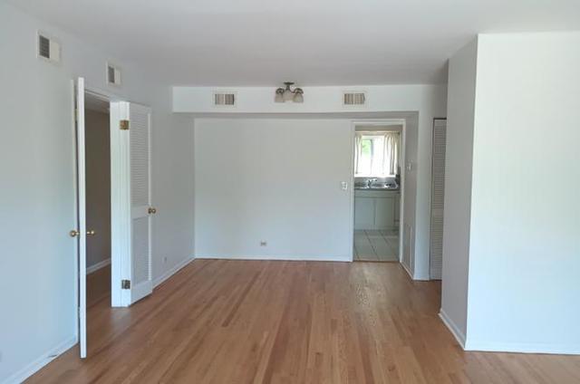 140 Green Bay Road 2W