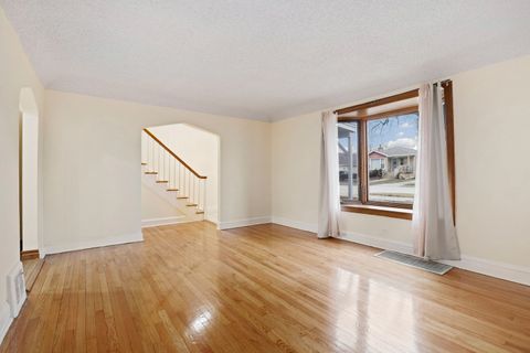 Tiny photo for 2821 W 102nd Street, Evergreen Park, IL 60805 (MLS # 12587503)